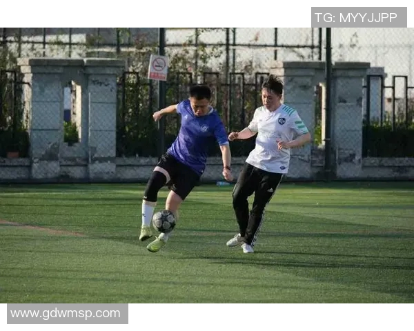 清华大学足球队奋勇拼搏展现青春风采助力校园文化建设与体育精神传播